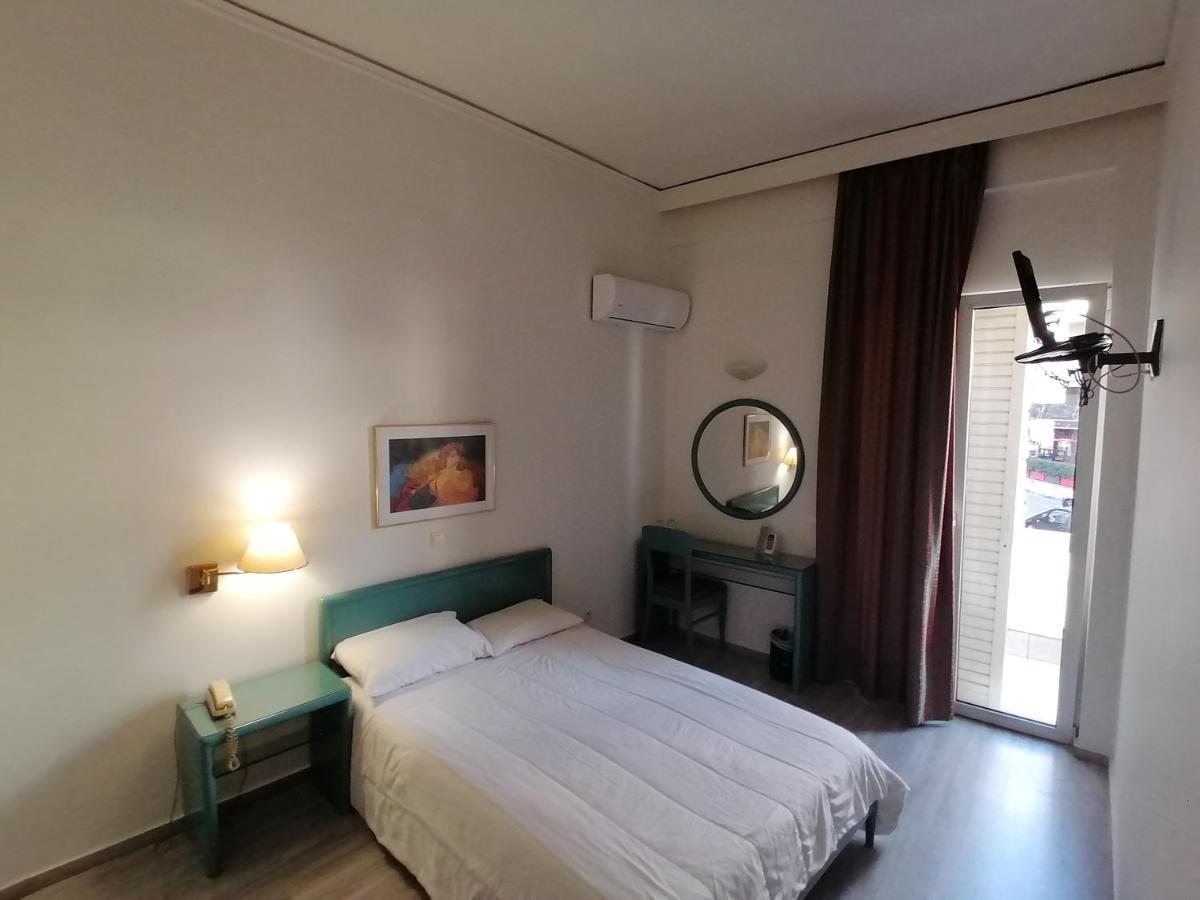 Hotel Galaxias 아그리니온 외부 사진